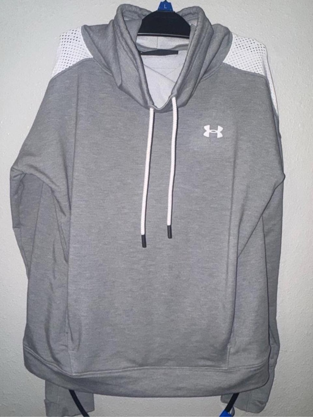 Women’s Under Armour Cowl Neck Medium Pull Over